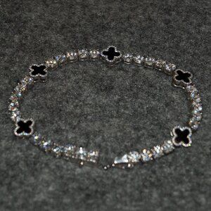 IceGiant White Moissanite Agate Four Leaf Clover Tennis Bracelet